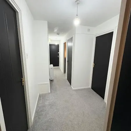Two Bed Spacious Apartment, Central Location, Free Parking And Wifi Birmingham Exterior photo