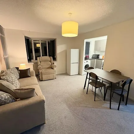 Two Bed Spacious Apartment, Central Location, Free Parking And Wifi Birmingham Exterior photo